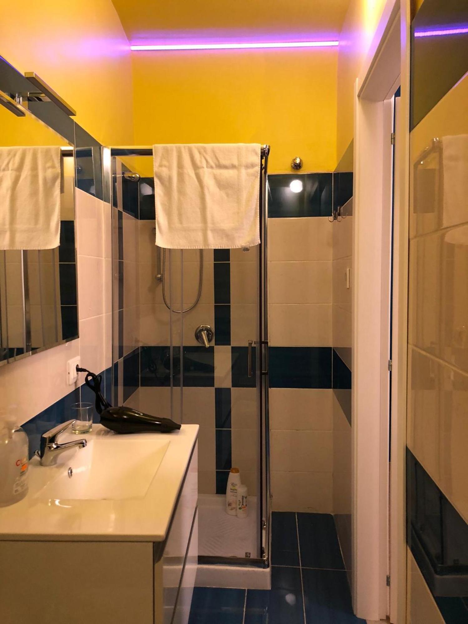 Casa Mariella Bed & Breakfast Napoli Bagian luar foto